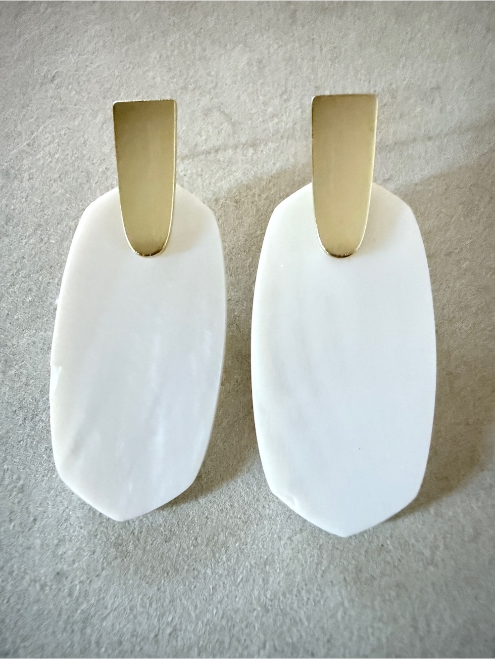Kendra Scott Aragon Drop Earrings Ivory Mother of Pearl White Gold Statement